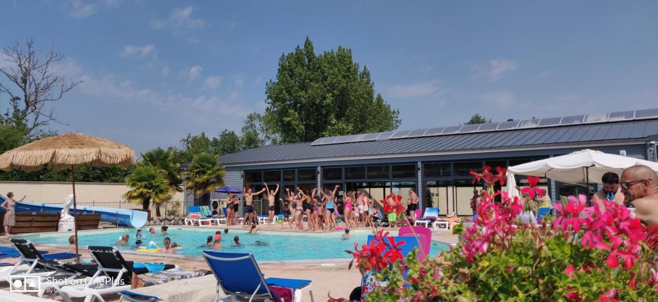Camping La Haie Penee **** Saint-Quentin-en-Tourmont Kültér fotó