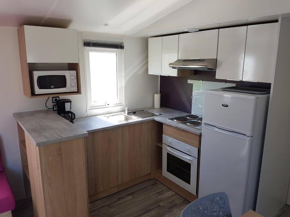 Camping La Haie Penee **** Saint-Quentin-en-Tourmont Kültér fotó