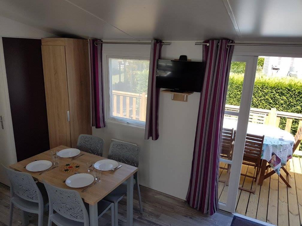 Camping La Haie Penee **** Saint-Quentin-en-Tourmont Kültér fotó