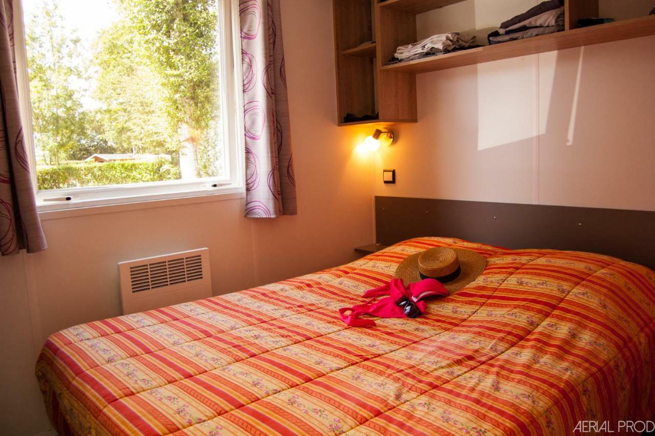 Camping La Haie Penee **** Saint-Quentin-en-Tourmont Kültér fotó